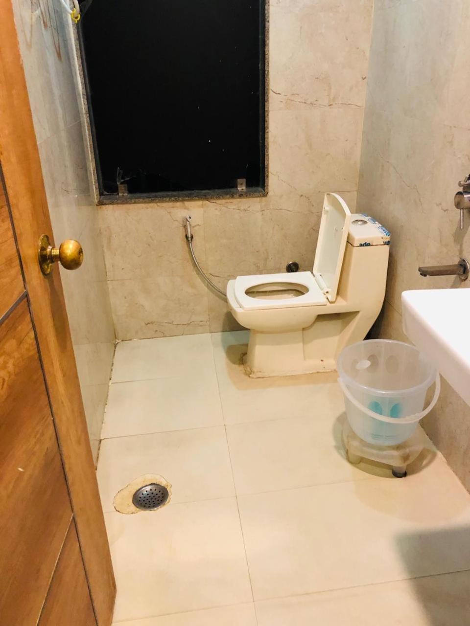 Hotel Ivy Plaza Near Igi Airport Yeni Delhi Dış mekan fotoğraf