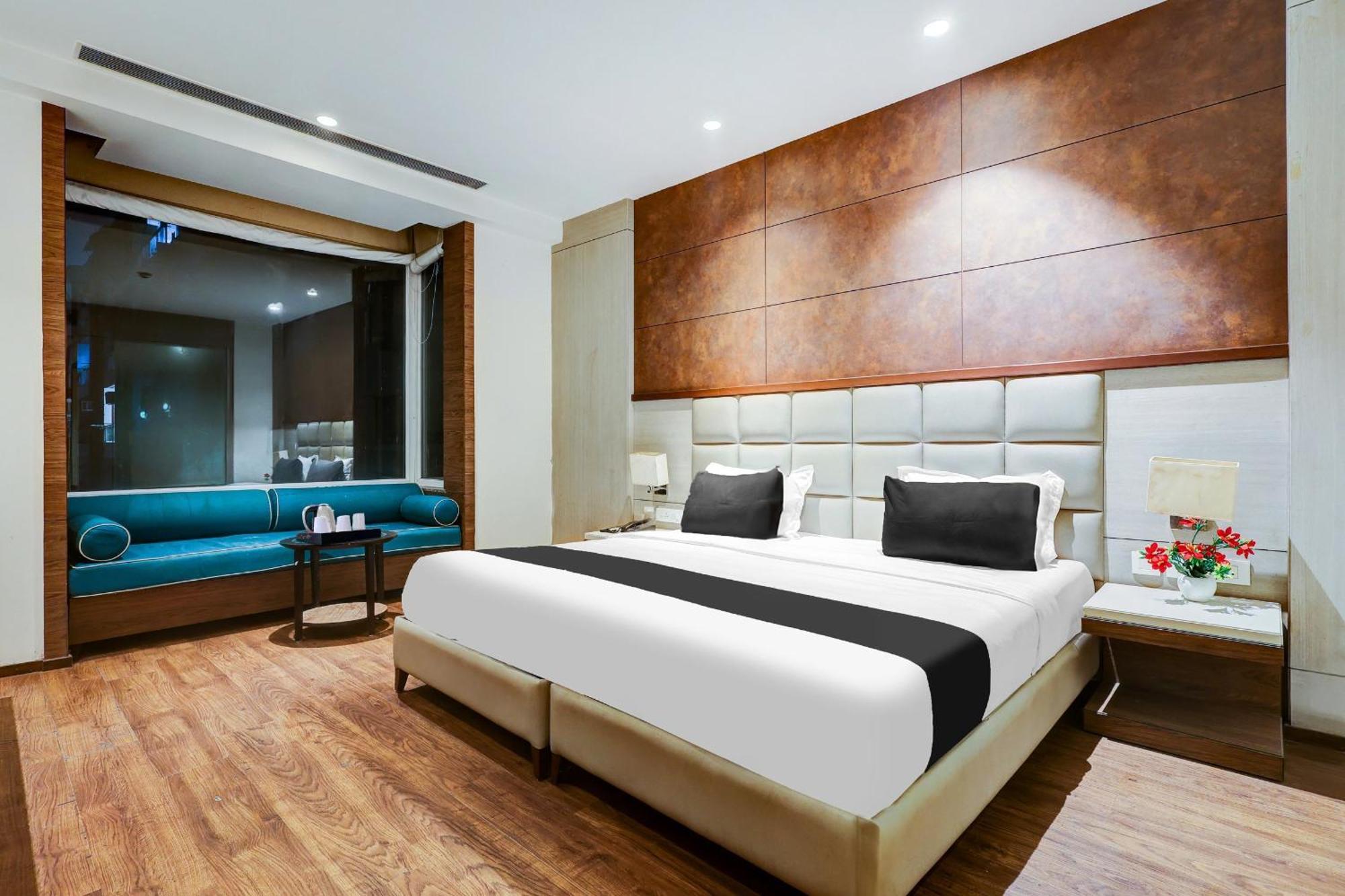 Hotel Ivy Plaza Near Igi Airport Yeni Delhi Dış mekan fotoğraf